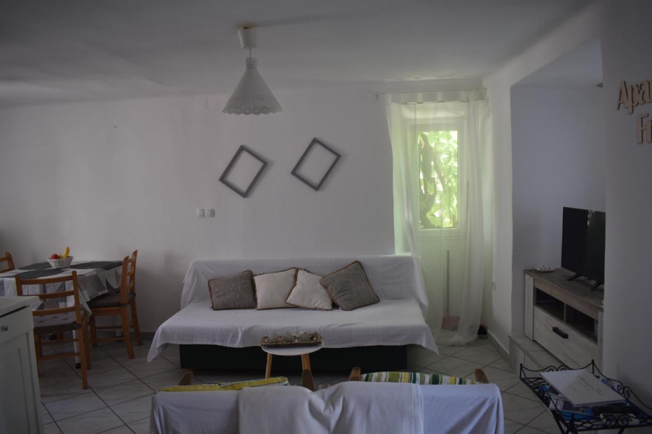 Apartment Estera Йелса Екстериор снимка
